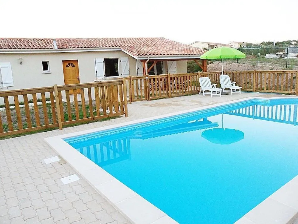 Etang Vallier Resort