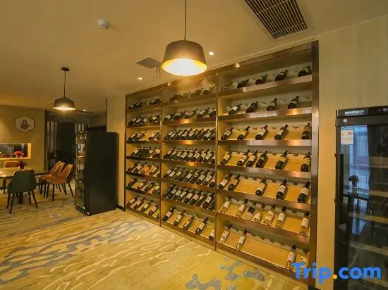 Wuhan Yueting Hotel (North Hankou Subway Station)