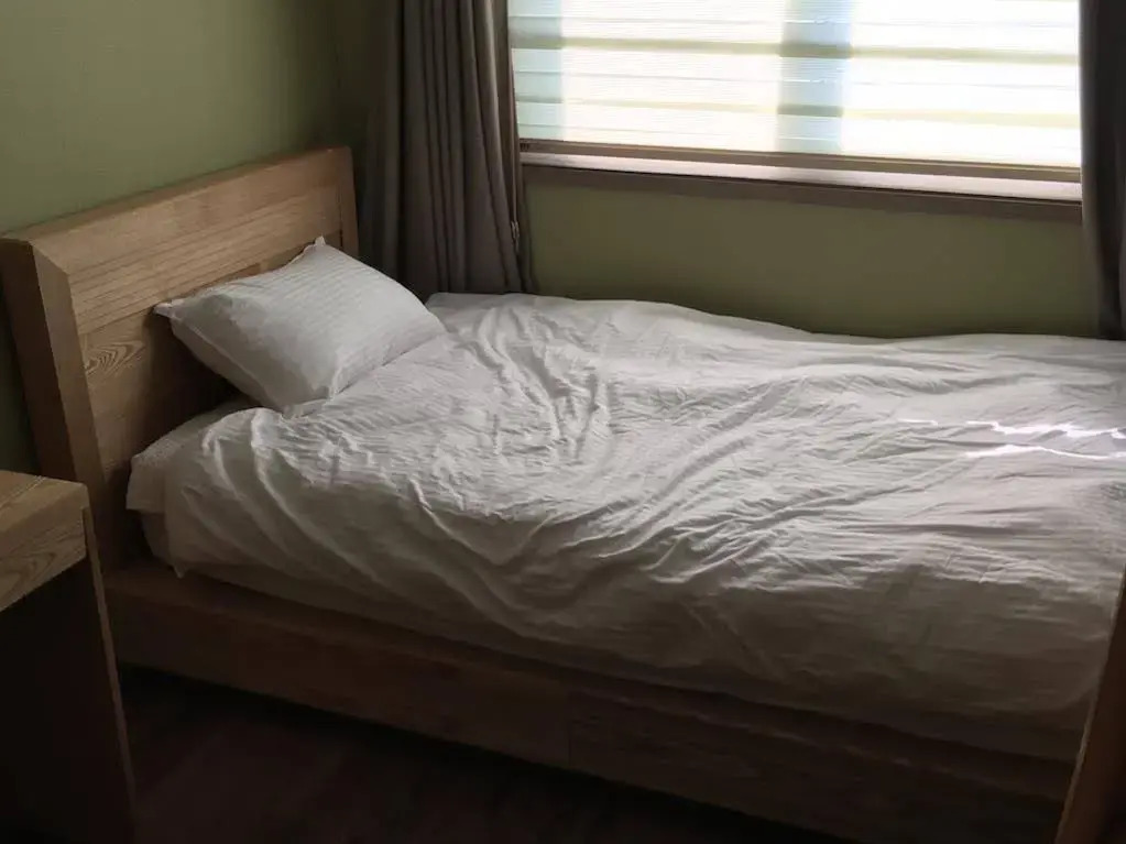 Sinsa Residence and Guesthouse