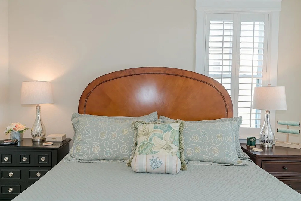 Bay Escape Condo #1820023 3 Bedrooms 2 Bathrooms Condo