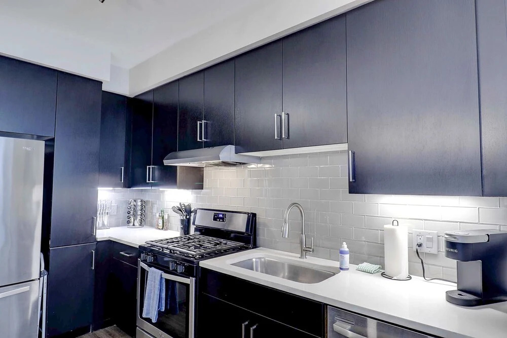 Rooftop Pool with Views-King Beds-Parking 1123