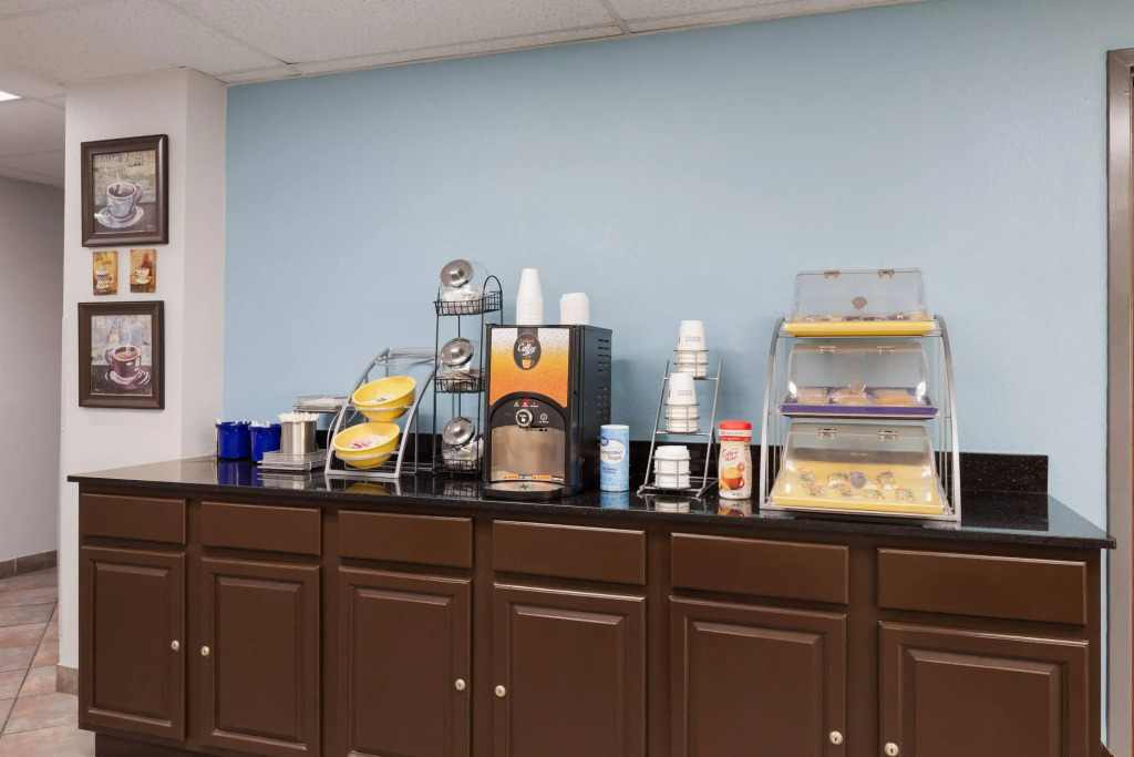 Days Inn by Wyndham Phenix City Near Fort Benning