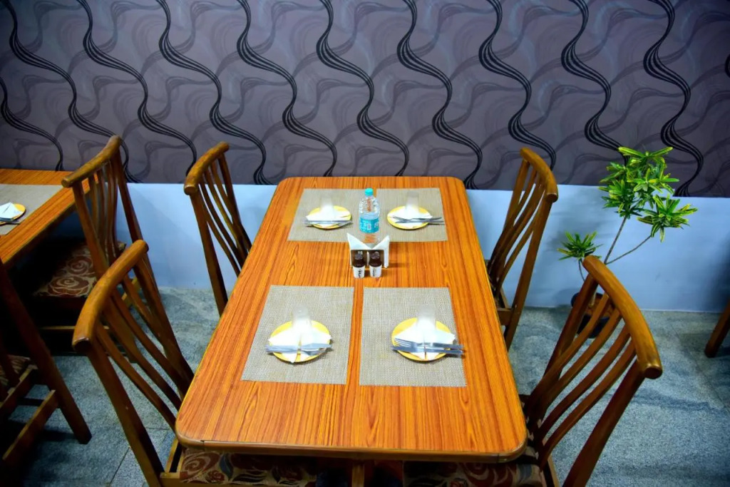 Hotel Housefinch Residency