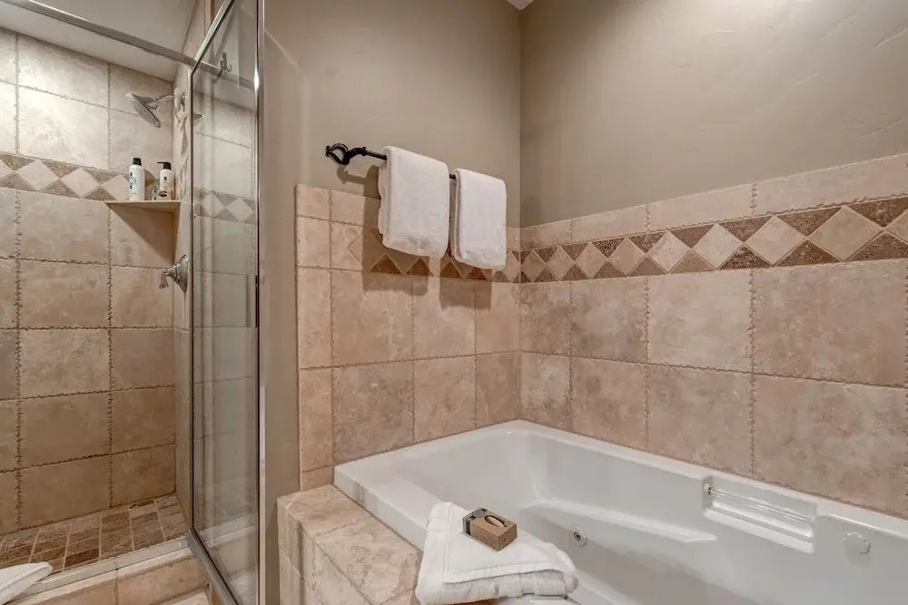 Town Pointe C304 3 Bedroom Condo by RedAwning