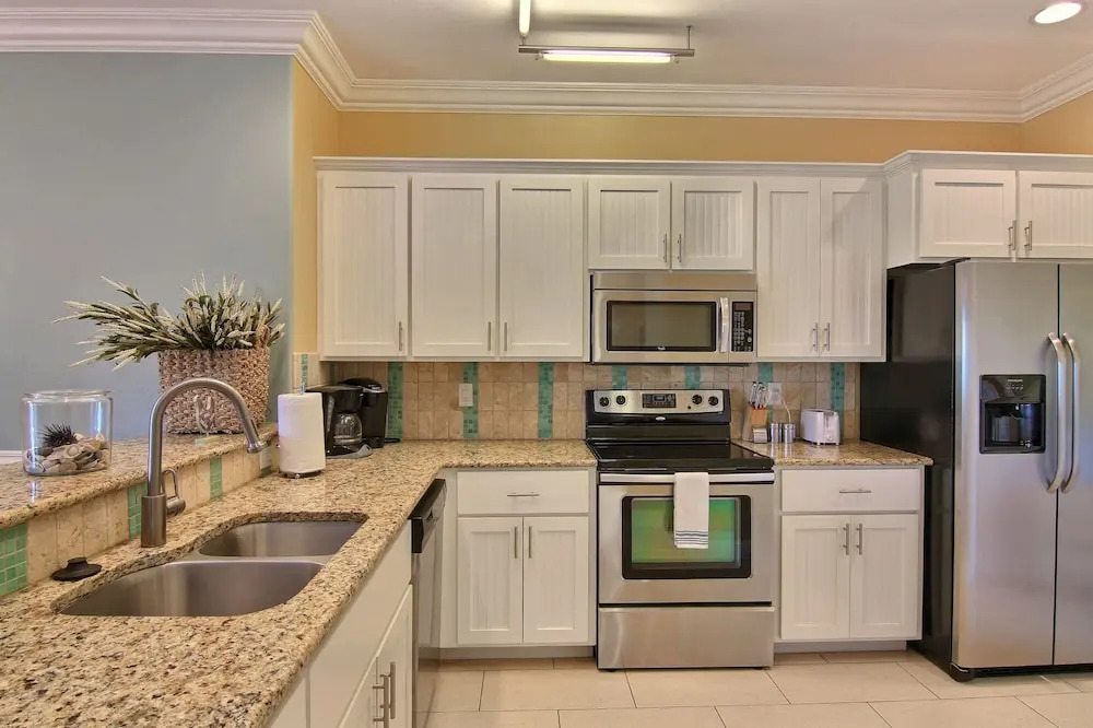 Sea Breeze 3 Bedrooms 3 Bathrooms Condo
