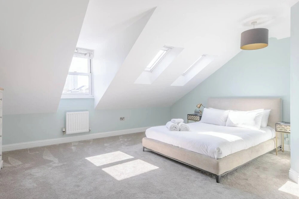 Beautiful & Modern 3BD House- Kennington!