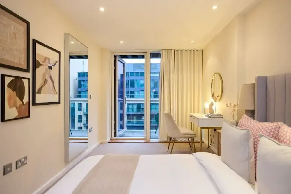 The Millharbour Retreat - Elegant 1bdr Flat With Balconies