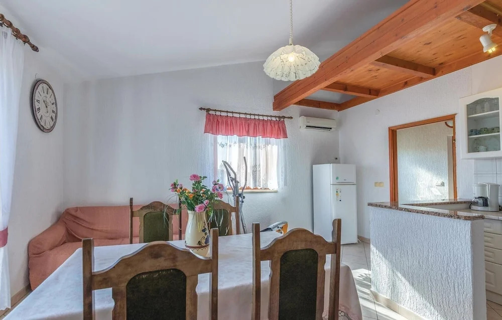Nice Home in Rebici-barban With Wifi and 2 Bedrooms
