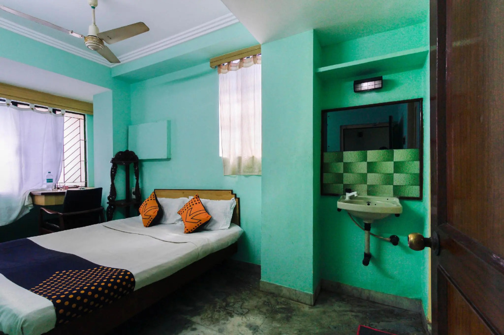 SPOT ON 66363 Hotel Rock View Lodge