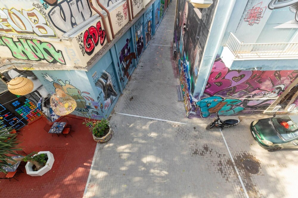 Louka Nika 8 - ALL in Athens