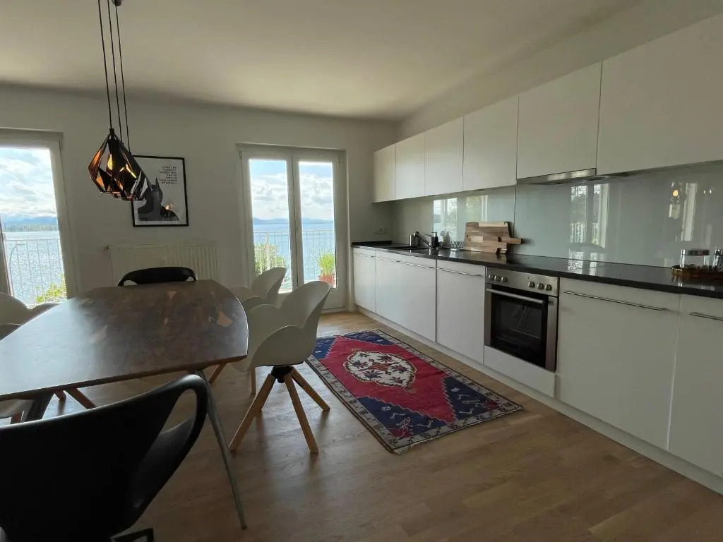 SUNSET Apartment direkt am Bodensee mit Parkplatz