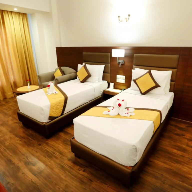 Hotel Meraden Grand