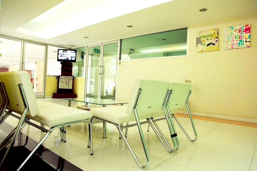Mee sook Hotel and Residence