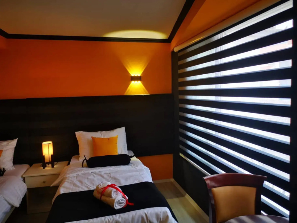 Small Luxury En suites ELEONOR