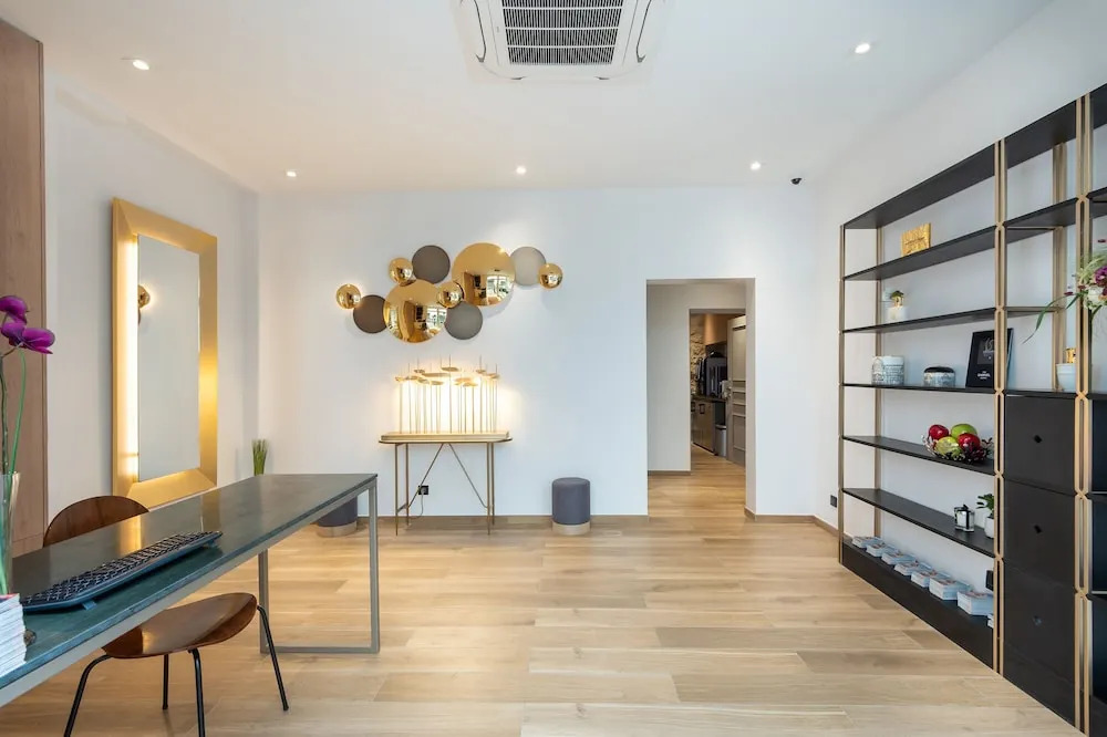 Private Apartment and Terrace Le Marais