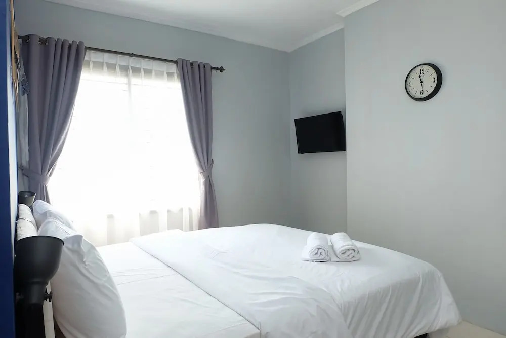 Exclusive 3br Sea View Ancol Mediterania Apartment