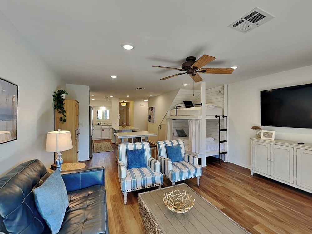 Beachwalk Condominiums #8B