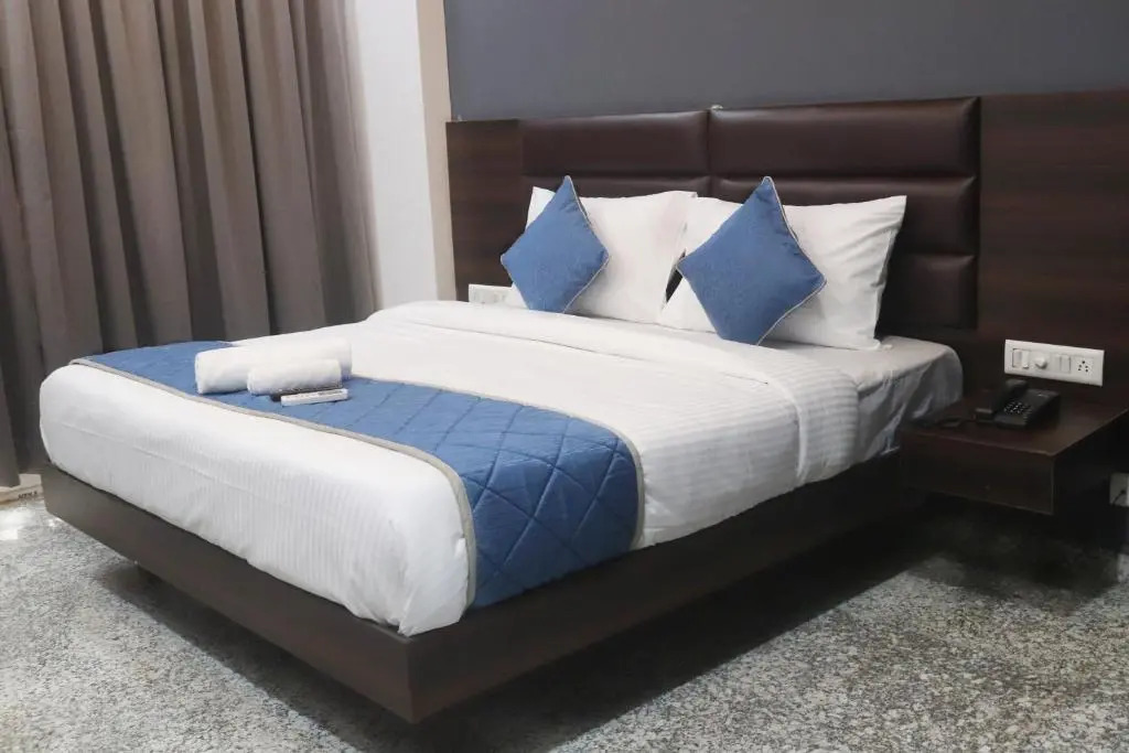 Axon Stays Near Artemis Hospital Gurgaon Sector 52