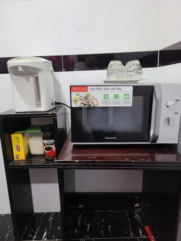 England Premier Backpackers Inn