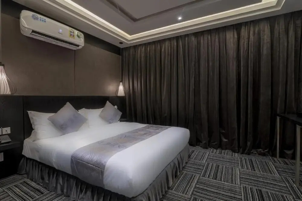 South Hotel Suites