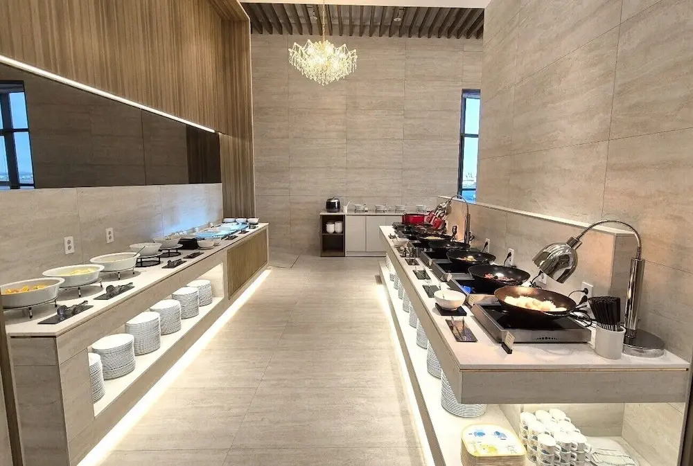 WAVEM HOTEL East