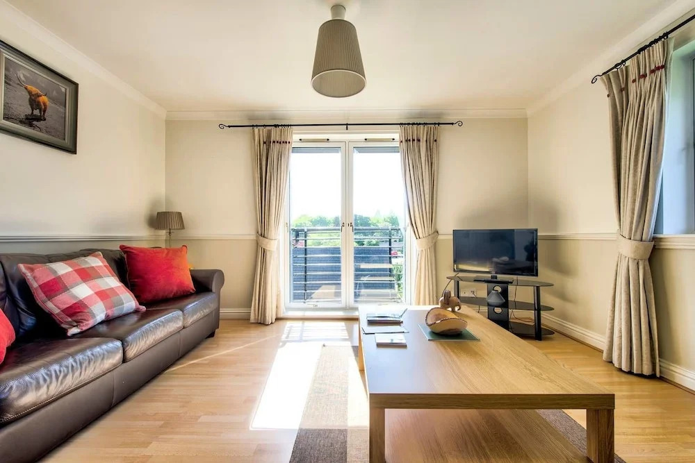 Cozy and Rustic 3bed/2bath Stockbridge Apartment With Free Parking