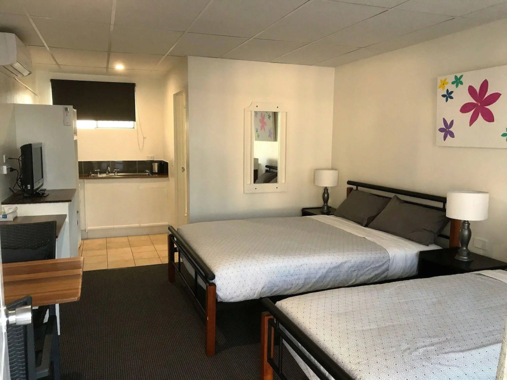 Cooks Endeavour Motor Inn - Near beach & Gold Coast Airport