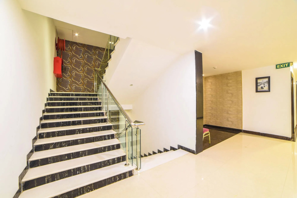 Fabhotel Singh Suites