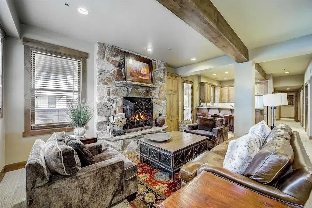 7 Condos, Ski-in/ski-out + Hot Tubs Sleeps 30 Mont Cervin by Avantstay