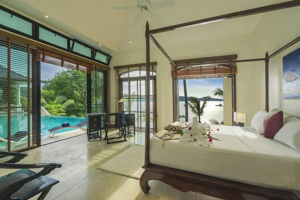 Beach Front Luxury Villa Hai Leng