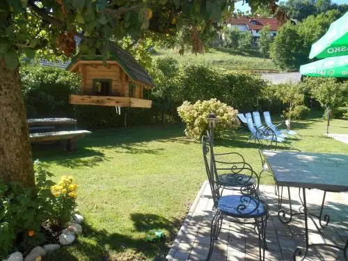 Apartments & Rooms Preseren