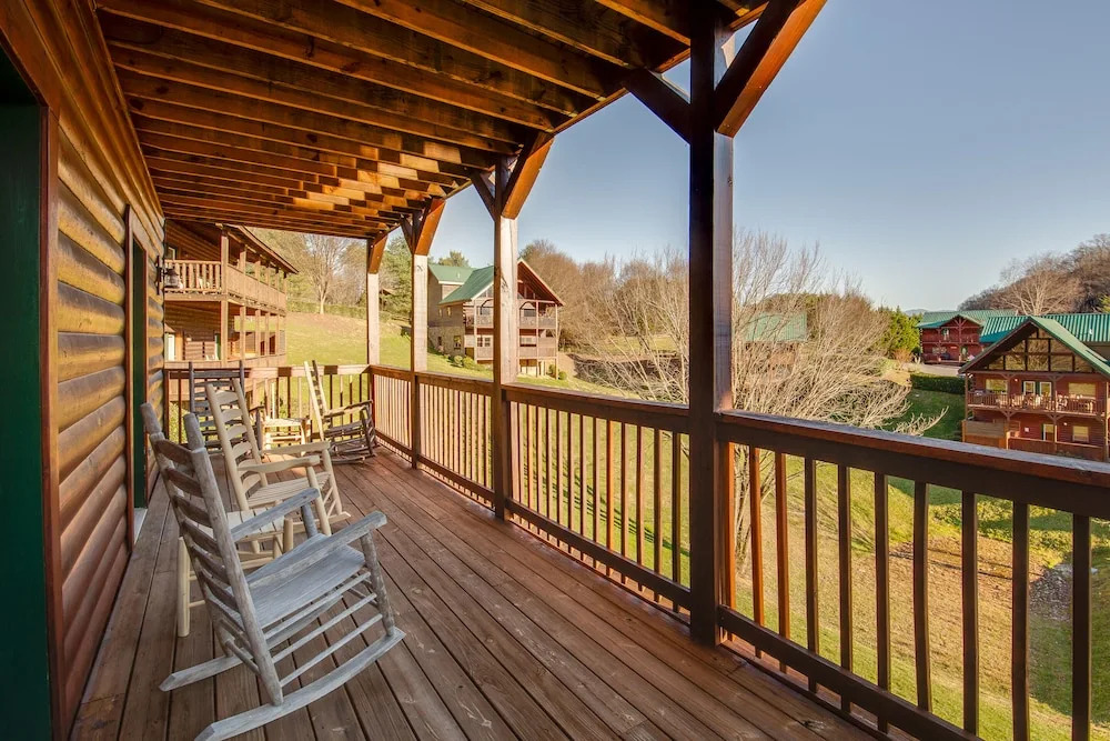 Heavenly Escape Crossing Resort Cabin w Hot Tub Arcade Games and More