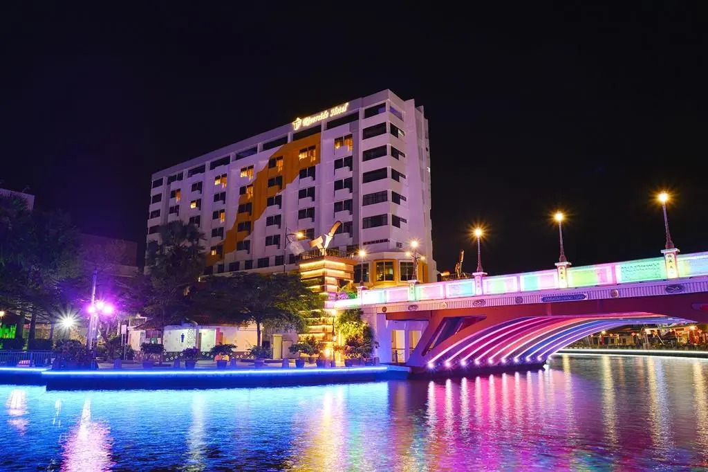 TF Riverside Hotel