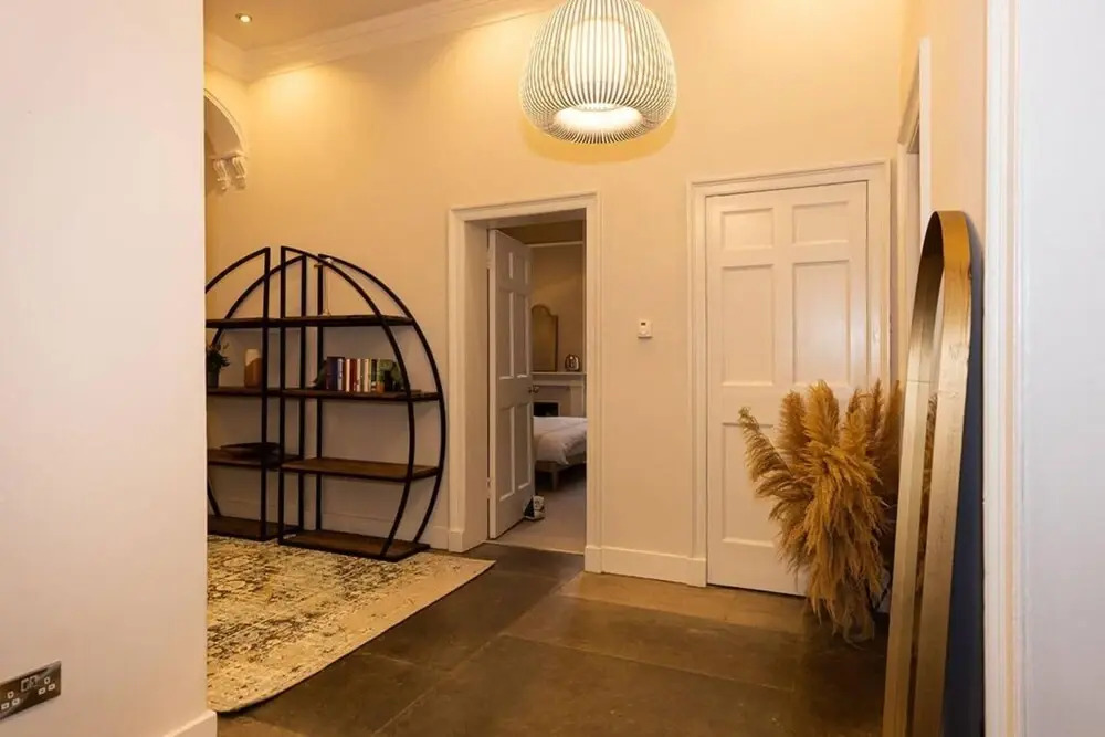Beautiful Three Bedroom Georgian Home in Edinburgh