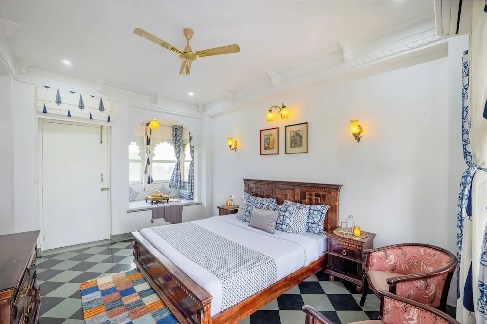 ELIVAAS Amber Royale 3 BHK with Pvt Pool