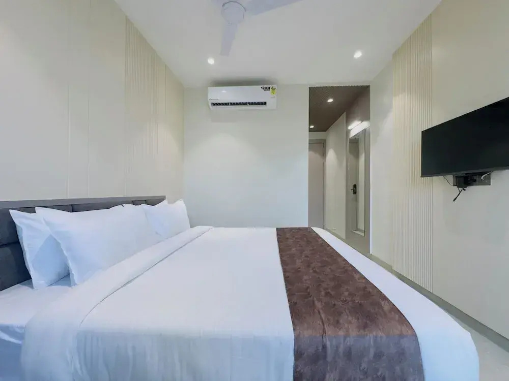 Travinities Hotel Avni Palace