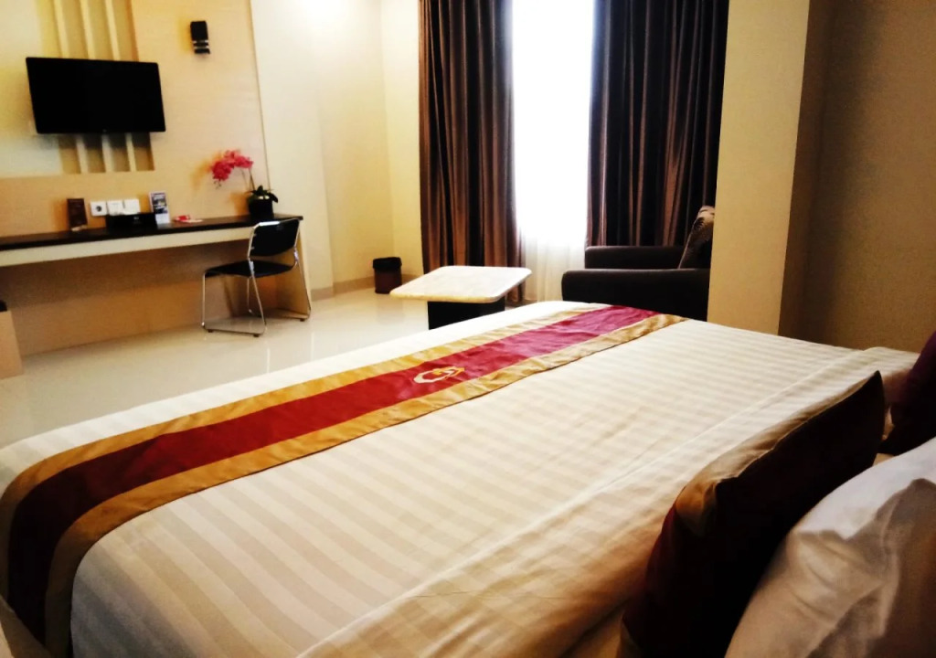 Grand Parama Hotel
