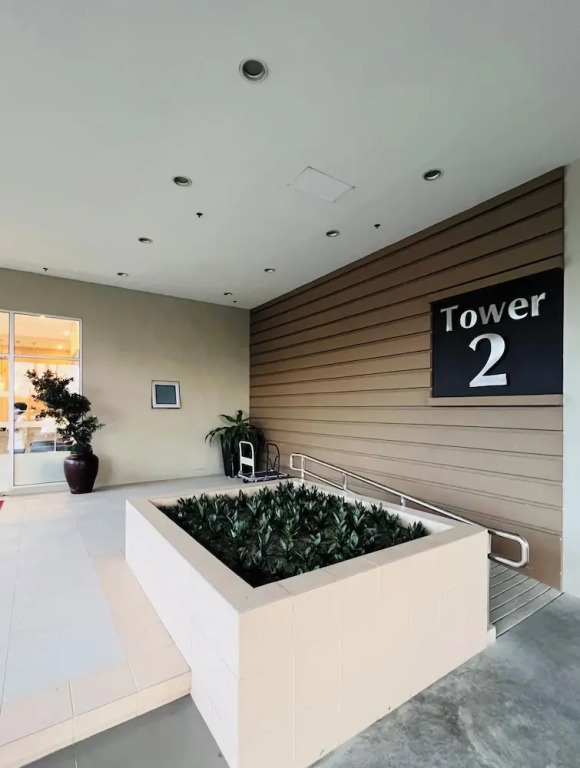 Hubomoto Avida Suites