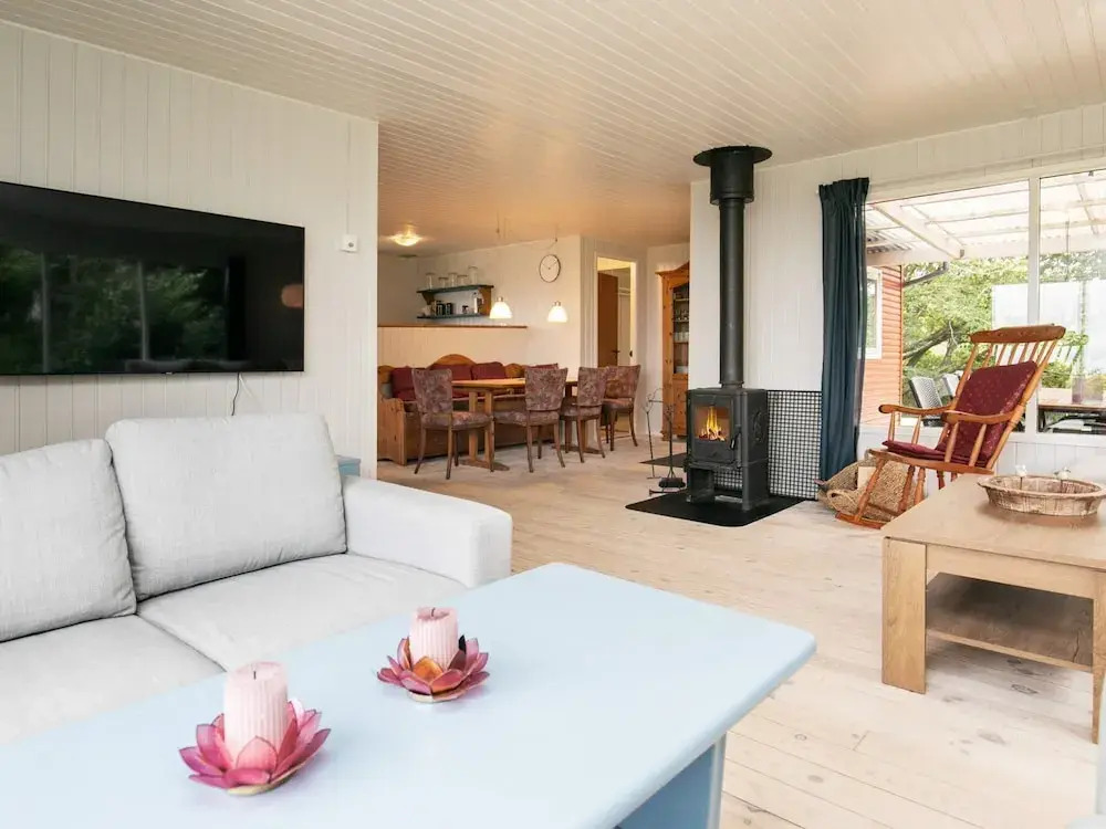 6 Person Holiday Home in Thyholm