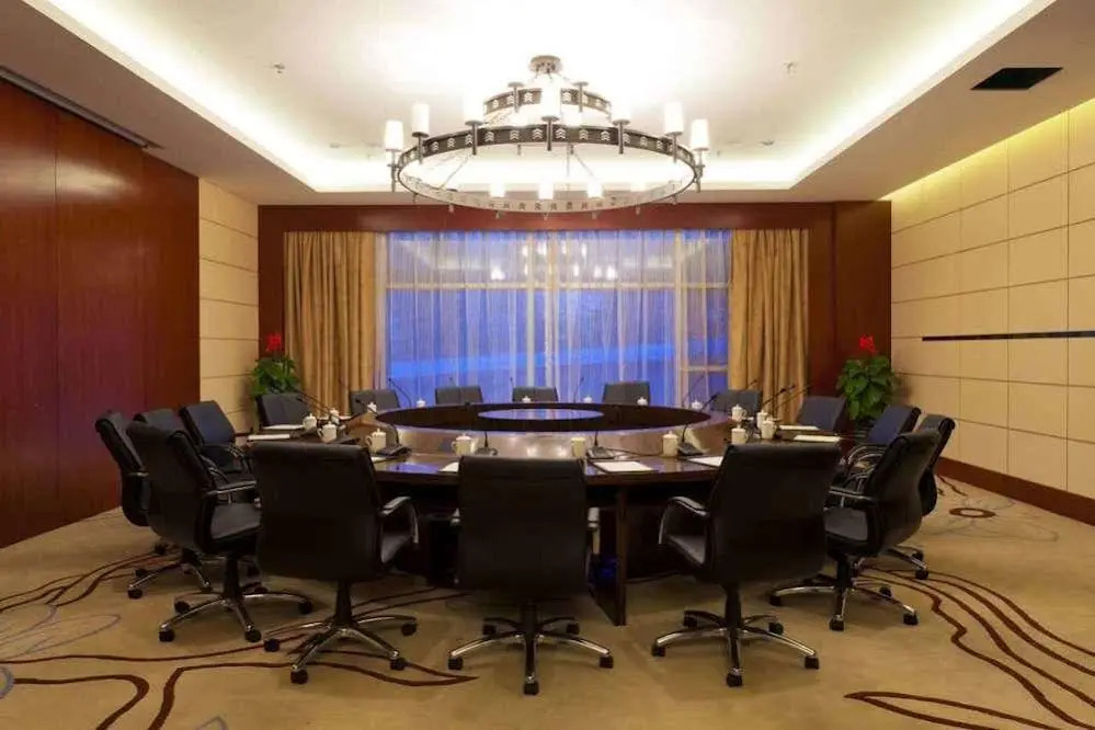 Qingdao Celebrity Hotel
