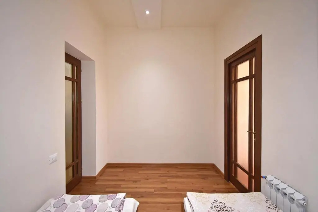 Tumanyan street, 3 bedrooms New Renovated apartment TM662