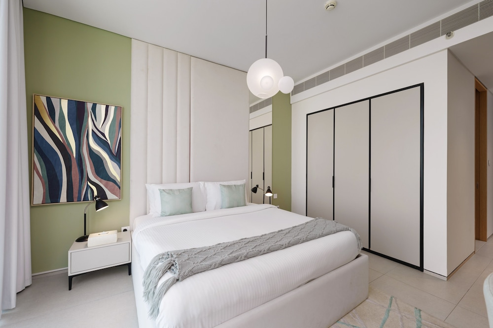 Maison Privee - Lavish Apt w/ Stellar Ocean Views in Address JBR