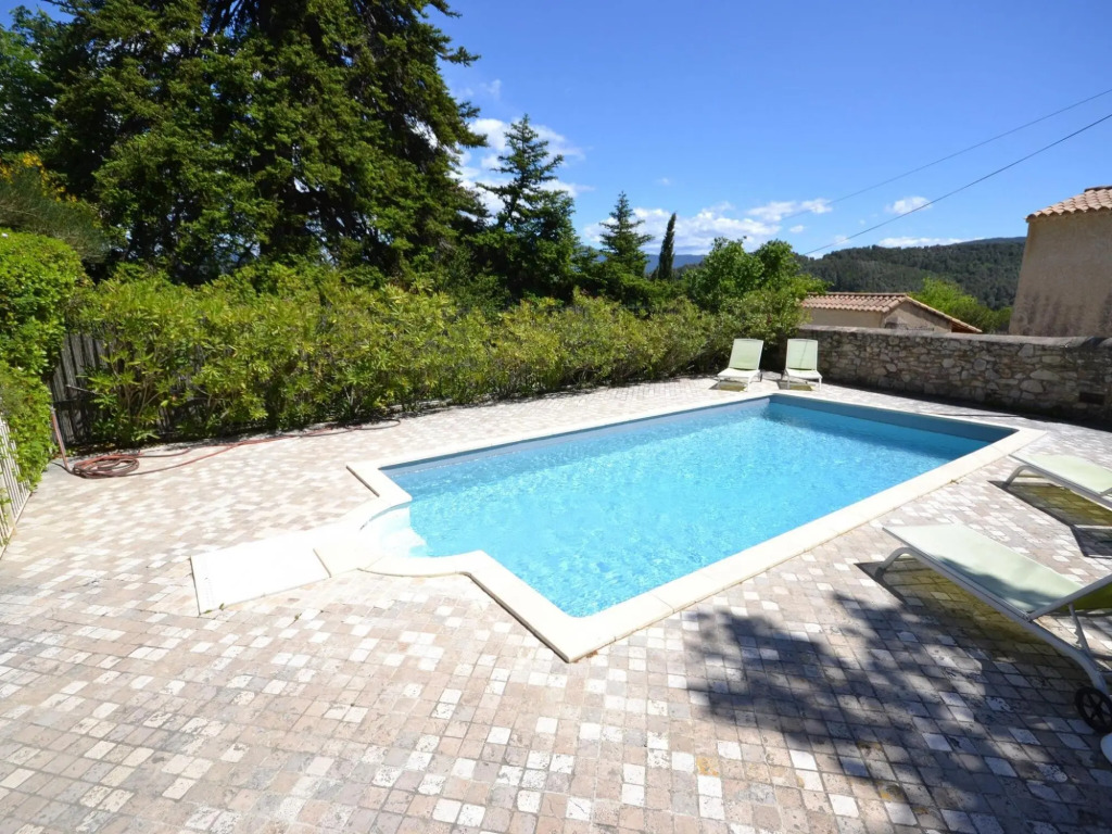 Large holiday home in Vaison-La-Romaine with garden