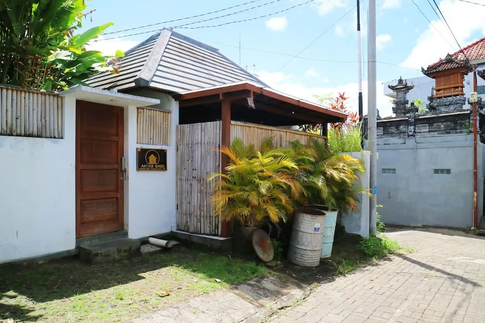 Villa Anyar
