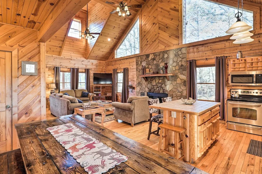 Bryson City Cabin w/ Private Hot Tub & Game Room