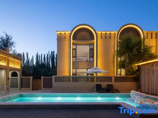Fanjing・AURA | Desert Galaxy Pool, 360° Gilded Sunset Panoramic Stay