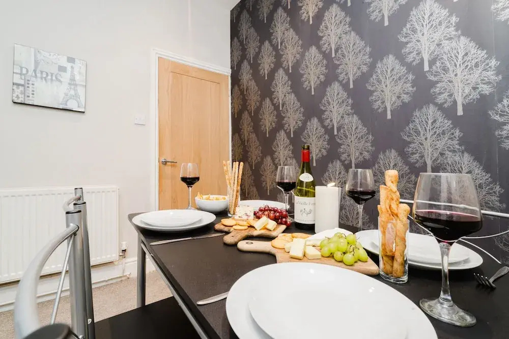 Cosy 4-bed - Sleeps 7, Garden & Pet-friendly