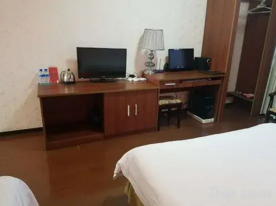Bayi Baoyuan Hotel (Zhongshan Road No.1 Hospital)