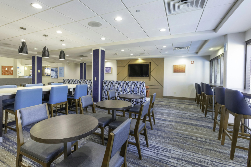 Holiday Inn Express & Suites Jacksonville Airport by IHG