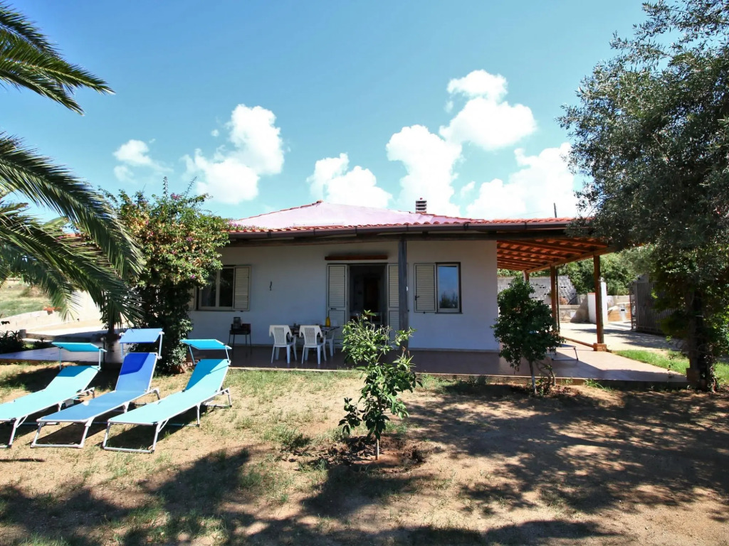 Cozy Holiday Home in Ricadi near Sea